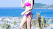 美女比基尼游泳图片视频,夏日海滩的时尚风景线